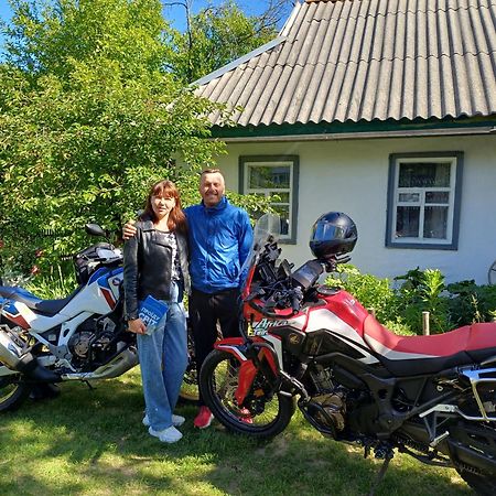 Медова Садиба Szubotyiv Kültér fotó
