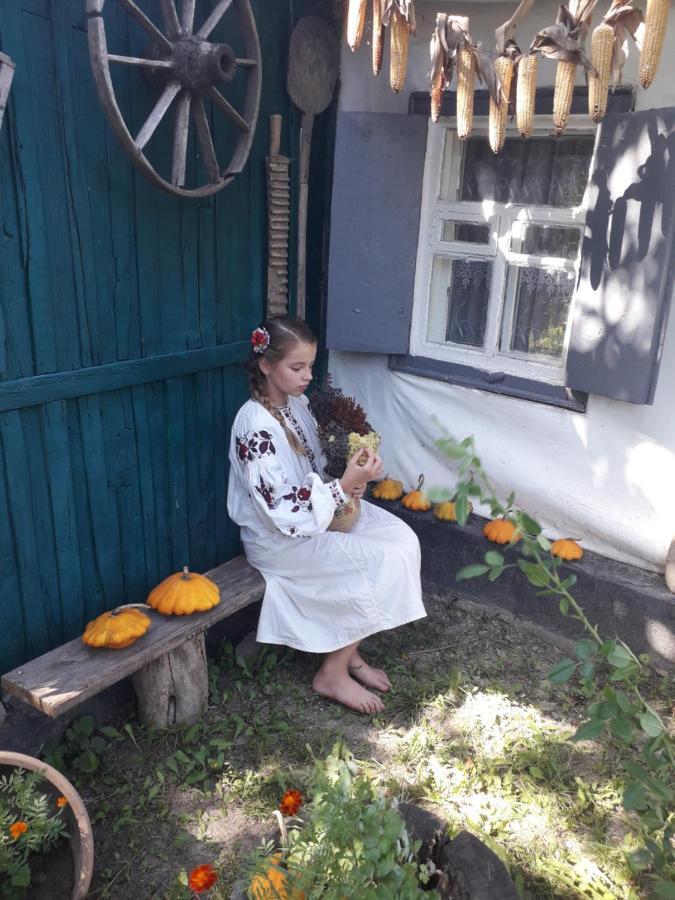 Медова Садиба Szubotyiv Kültér fotó